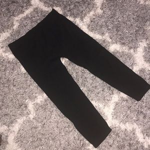 EUC One Size Women’s Nylon Like Leggings Black
